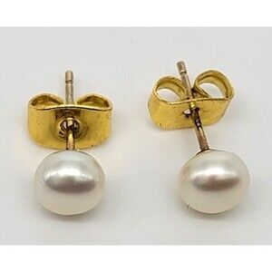 Natural Akoya White 5.5mm Pearl Stud Earrings Solid 10k Yellow Gold Metal